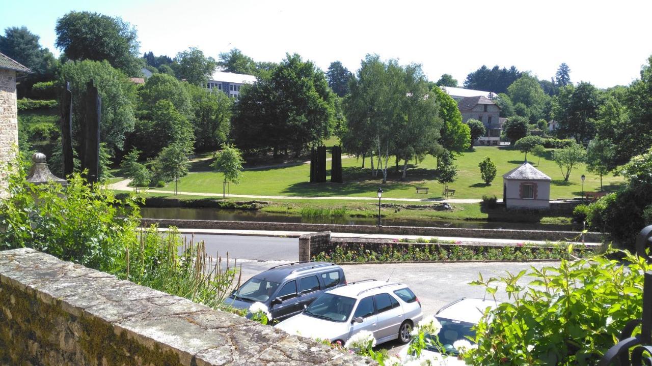 Bed and Breakfast Le Petit Papillon Eymoutiers  Exterior foto